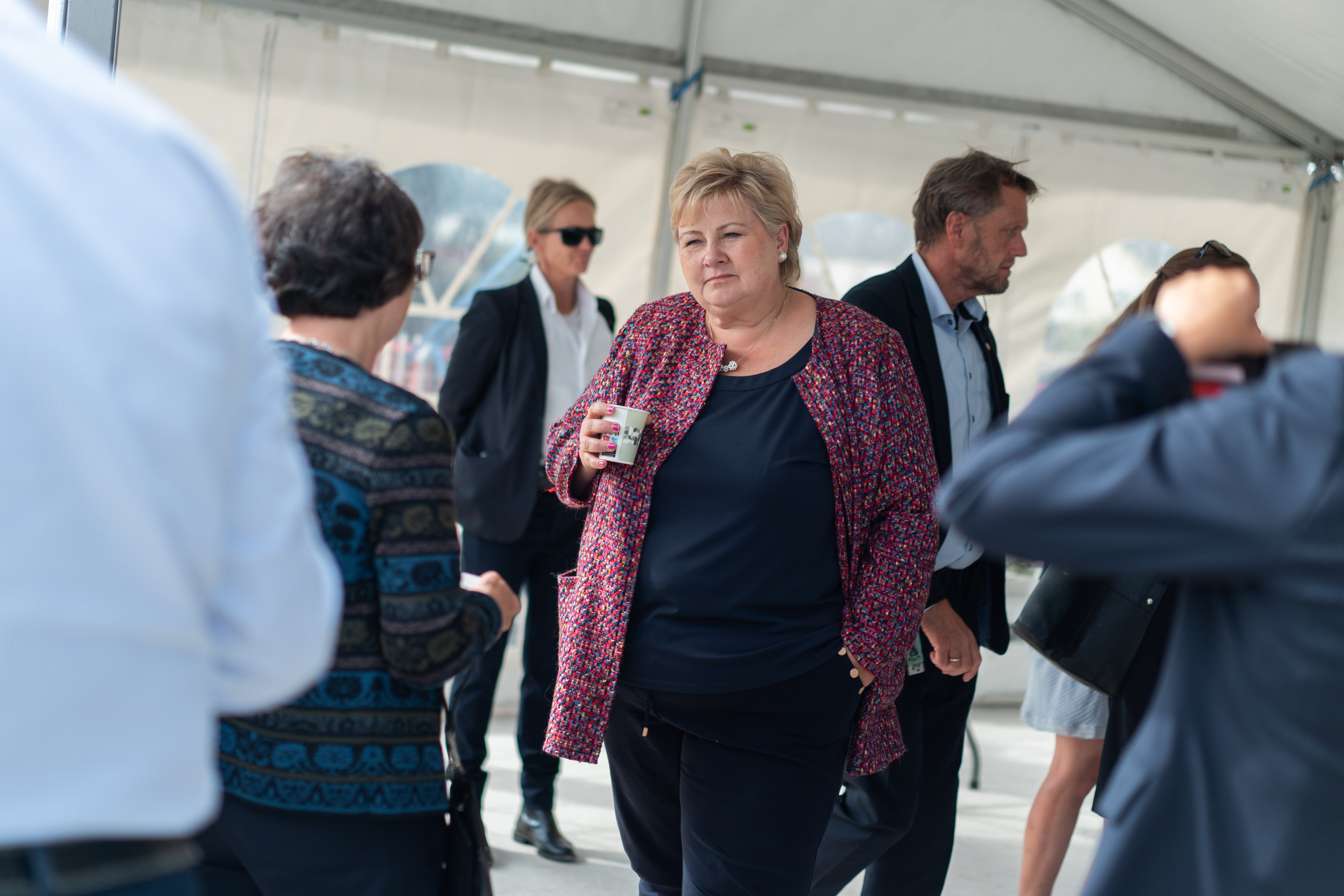 Statsministeren mingler etter seremonien