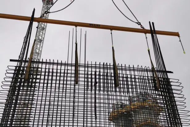 Armeringsnett løftes