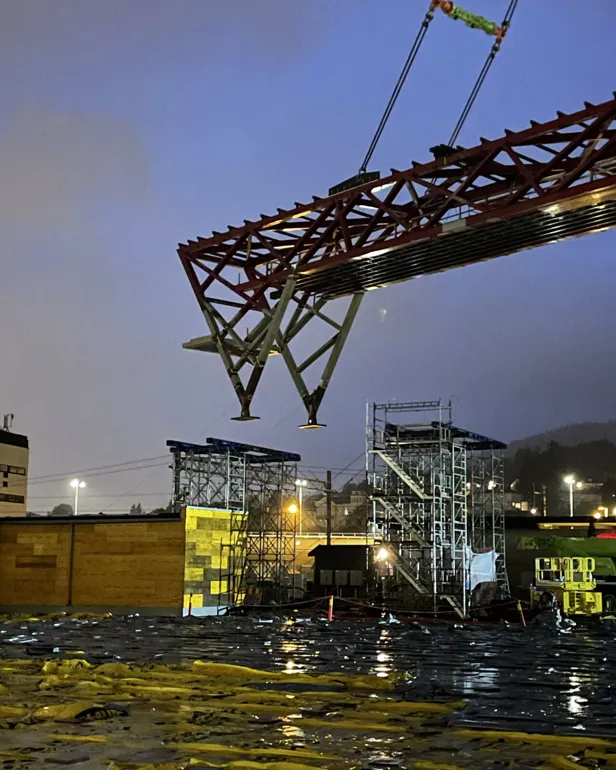 En kran på en byggeplass