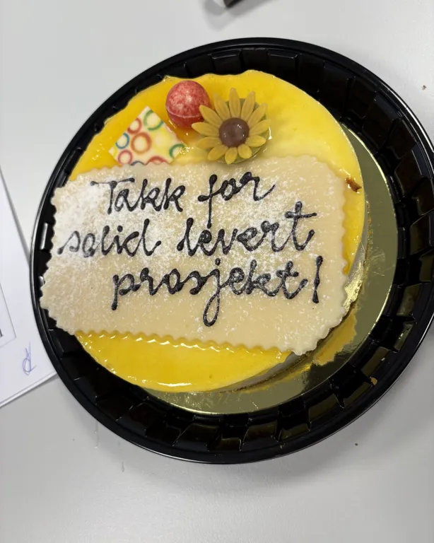 En kake med en melding på